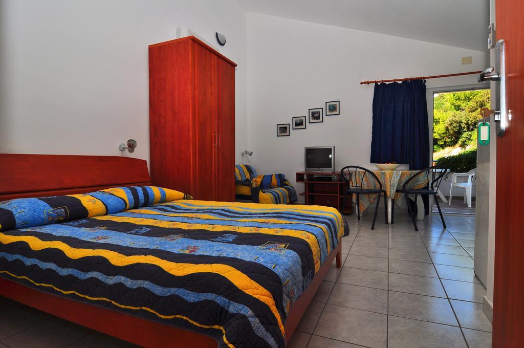 Apartments Livia Lastovo Exterior photo